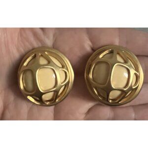 VTG 80s Les Bernard Signed VO Etruscan Caged Dome Ivory Lucite Clip On Earrings